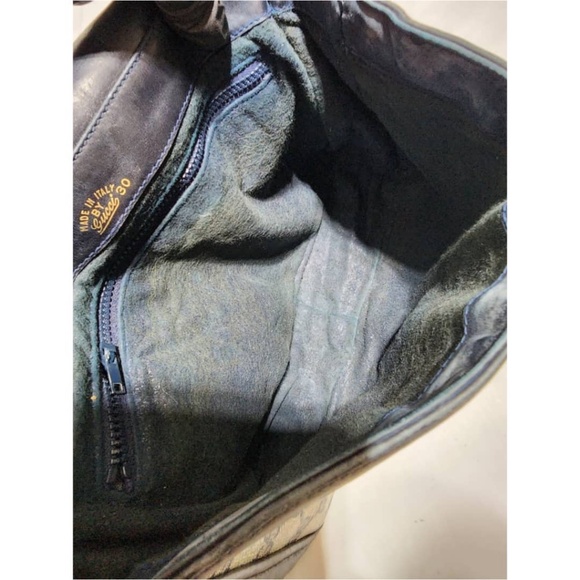 Gucci Black and Cream Monogram Shoulder Bag - Picture 12 of 16